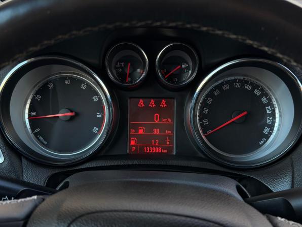Opel Mokka I с пробегом 2014 года, цена 1 150 000 рублей, 133900 км, внедорожник, Автокод Объявления