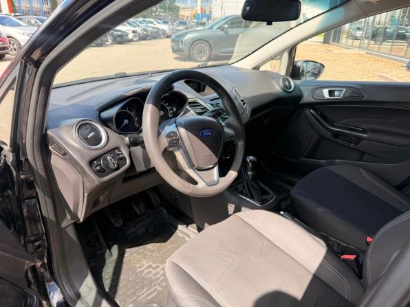 Ford Fiesta Mk6 Рестайлинг с пробегом 2016 года, цена 845 000 рублей, 89080 км, седан, Автокод Объявления
