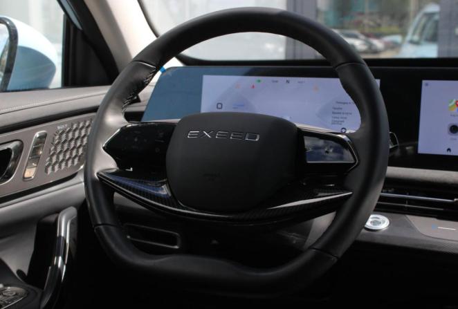 Exeed LX I Рестайлинг 2 с пробегом 2024 года, цена 2 490 000 рублей, 10862 км, внедорожник, Автокод Объявления