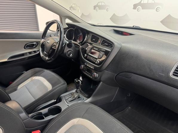 Kia Ceed II с пробегом 2015 года, цена 1 255 000 рублей, 183159 км, универсал, Автокод Объявления