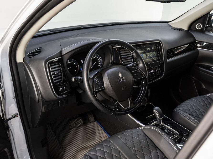 Mitsubishi Outlander III Рестайлинг 3 Тюмень  - изображение 11