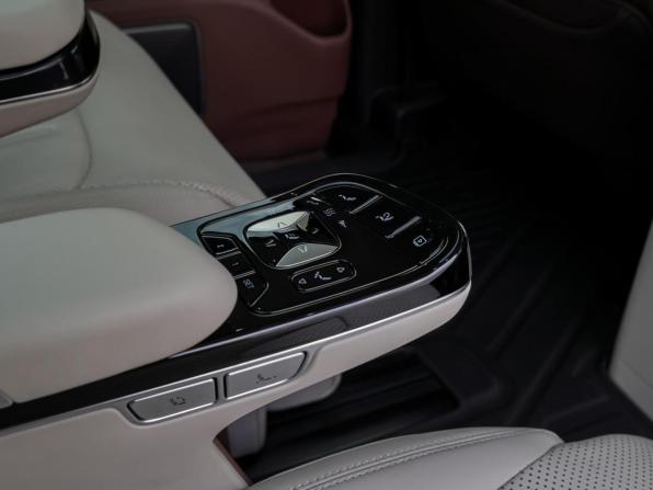 BYD Xia (M9) с пробегом 2025 года, цена 6 475 000 рублей, 346 км, минивэн, Автокод Объявления