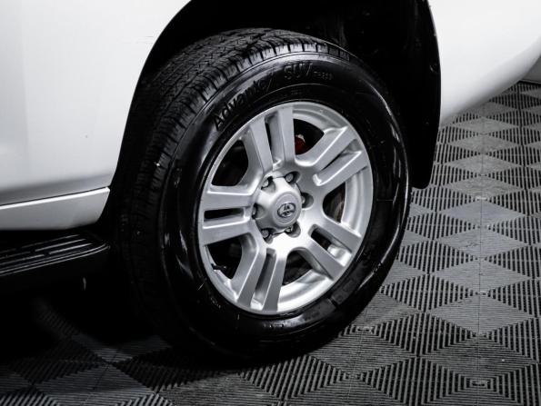 Toyota Land Cruiser Prado 150 Series с пробегом 2011 года, цена 2 579 000 рублей, 302521 км, внедорожник, Автокод Объявления