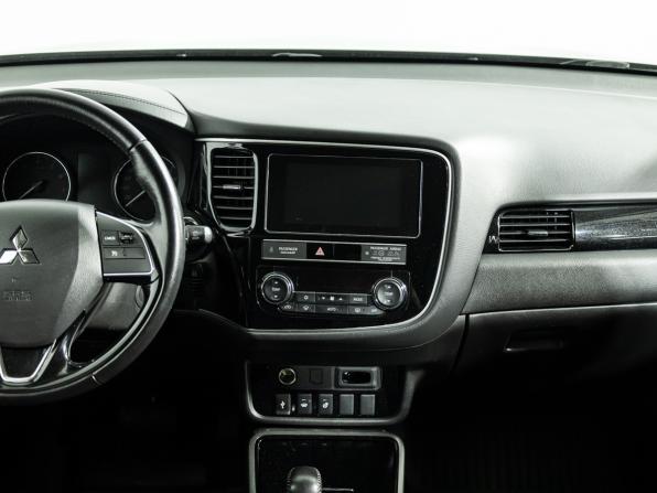 Mitsubishi Outlander III Рестайлинг 3 с пробегом 2019 года, цена 1 699 700 рублей, 177800 км, внедорожник, Автокод Объявления