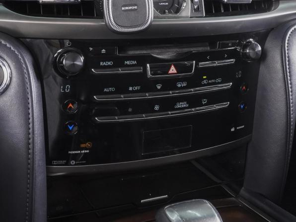 Lexus LX III Рестайлинг 2 с пробегом 2015 года, цена 6 050 000 рублей, 151154 км, внедорожник, Автокод Объявления