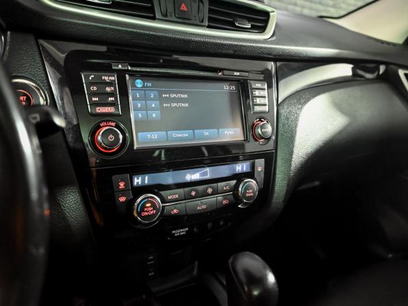 Nissan Qashqai II с пробегом 2015 года, цена 1 790 000 рублей, 97713 км, внедорожник, Автокод Объявления