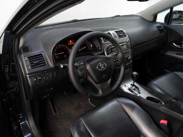 Toyota Avensis III с пробегом 2010 года, цена 970 000 рублей, 267329 км, седан, Автокод Объявления