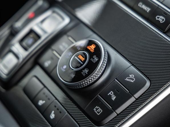 Hyundai Santa Fe IV Рестайлинг с пробегом 2022 года, цена 3 398 000 рублей, 50057 км, внедорожник, Автокод Объявления