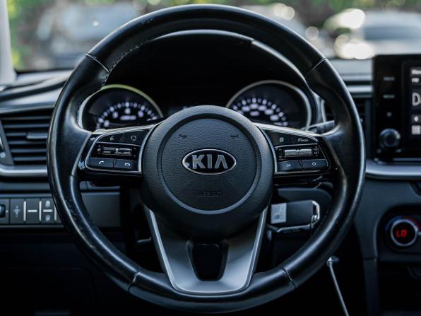 Kia Ceed III с пробегом 2021 года, цена 1 622 000 рублей, 75527 км, универсал, Автокод Объявления
