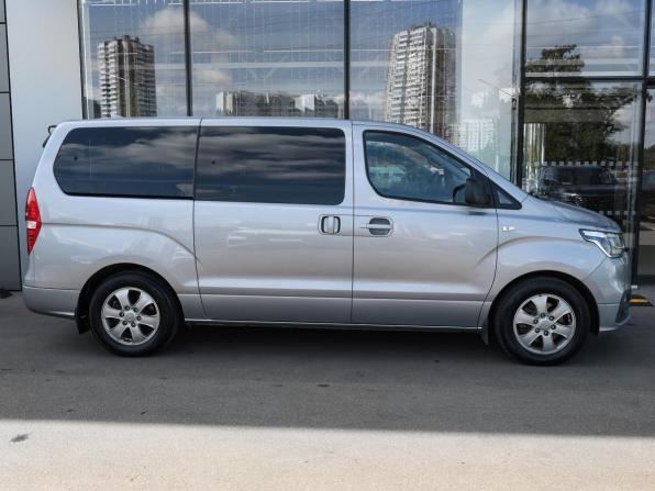 Hyundai Grand Starex I Рестайлинг 2 с пробегом 2018 года, цена 3 498 000 рублей, 99303 км, минивэн, Автокод Объявления