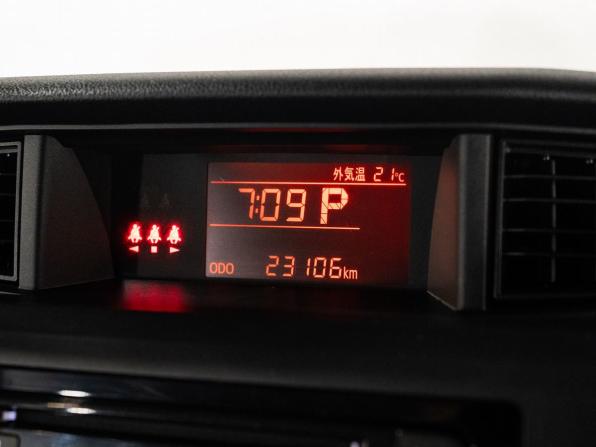 Toyota Roomy I Рестайлинг с пробегом 2021 года, цена 1 050 000 рублей, 23106 км, микровэн, Автокод Объявления
