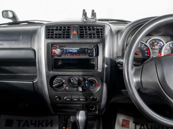 Suzuki Jimny III Рестайлинг 2 с пробегом 2015 года, цена 925 000 рублей, 241849 км, внедорожник, Автокод Объявления