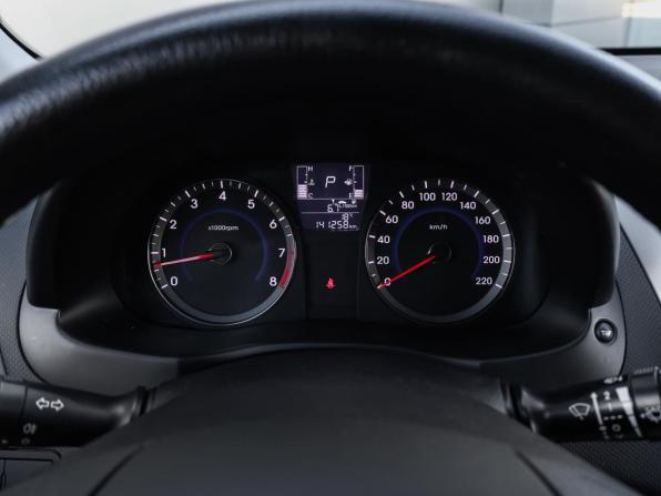 Hyundai Solaris I Рестайлинг с пробегом 2015 года, цена 998 000 рублей, 141165 км, хэтчбек, Автокод Объявления