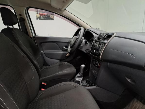 Renault Logan II с пробегом 2014 года, цена 660 000 рублей, 64007 км, седан, Автокод Объявления