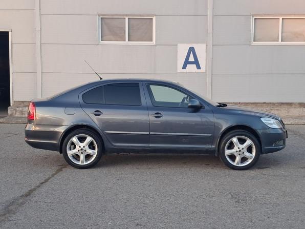 Skoda Octavia II (A5) Рестайлинг с пробегом 2009 года, цена 450 000 рублей, 394118 км, лифтбек, Автокод Объявления