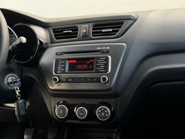 Kia Rio III Рестайлинг с пробегом 2015 года, цена 910 000 рублей, 160000 км, седан, Автокод Объявления