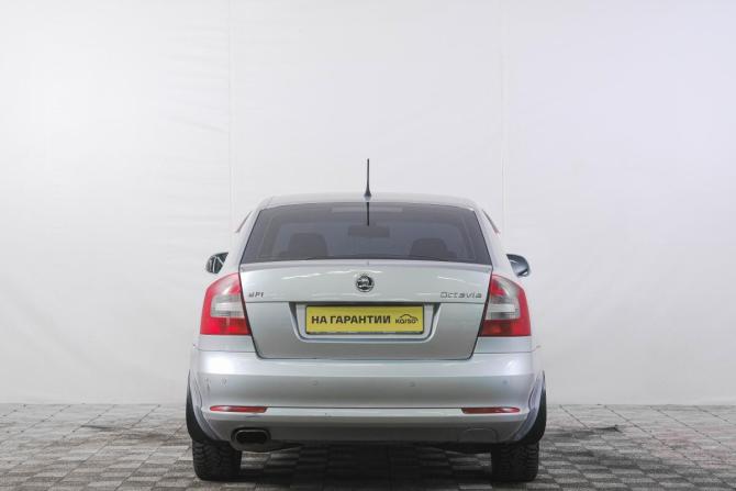 Skoda Octavia II (A5) Рестайлинг с пробегом 2011 года, цена 699 000 рублей, 301000 км, лифтбек, Автокод Объявления
