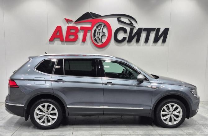 Volkswagen Tiguan II с пробегом 2019 года, цена 3 499 900 рублей, 136000 км, внедорожник, Автокод Объявления