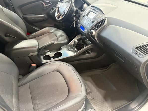 Hyundai ix35 I Рестайлинг с пробегом 2015 года, цена 1 499 000 рублей, 99000 км, внедорожник, Автокод Объявления