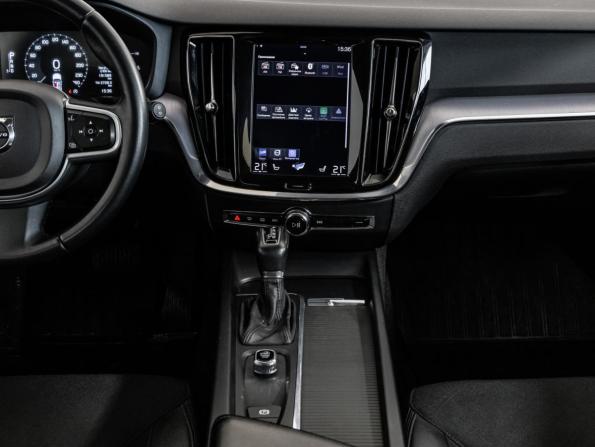 Volvo V60 II с пробегом 2018 года, цена 2 299 000 рублей, 191000 км, универсал, Автокод Объявления