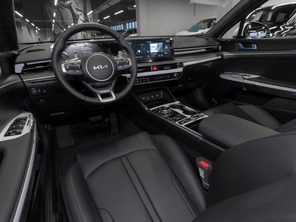 Kia K5 III Рестайлинг с пробегом 2026 года, цена 4 700 000 рублей, 11 км, седан, Автокод Объявления
