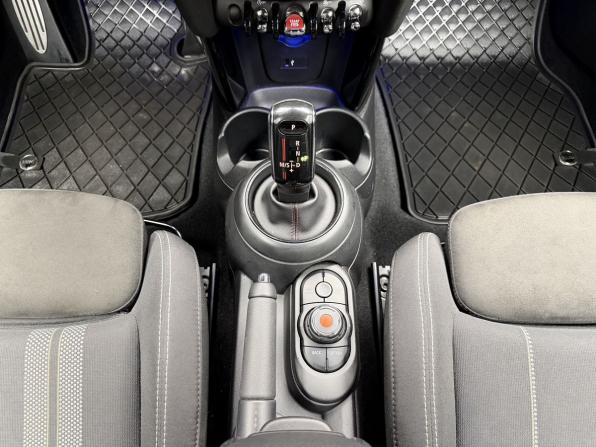 Mini Hatch III (F55/F56) Рестайлинг с пробегом 2021 года, цена 3 556 000 рублей, 54637 км, хэтчбек, Автокод Объявления