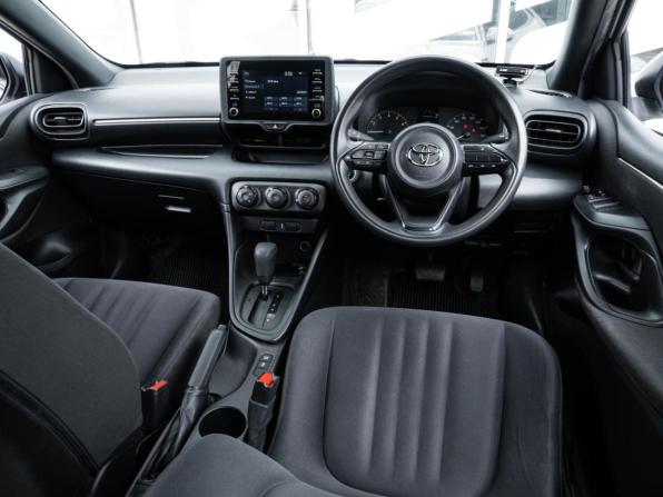 Toyota Yaris IV с пробегом 2020 года, цена 1 117 400 рублей, 139394 км, хэтчбек, Автокод Объявления