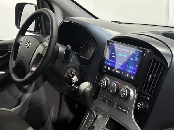 Hyundai H-1 II с пробегом 2012 года, цена 1 355 000 рублей, 297580 км, минивэн, Автокод Объявления