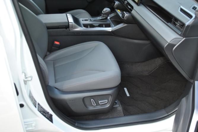 Toyota RAV4 VI (XA60) с пробегом 2026 года, цена 4 190 000 рублей, 10 км, внедорожник, Автокод Объявления