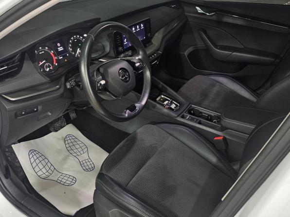 Skoda Octavia IV (A8) с пробегом 2021 года, цена 2 330 000 рублей, 63000 км, лифтбек, Автокод Объявления