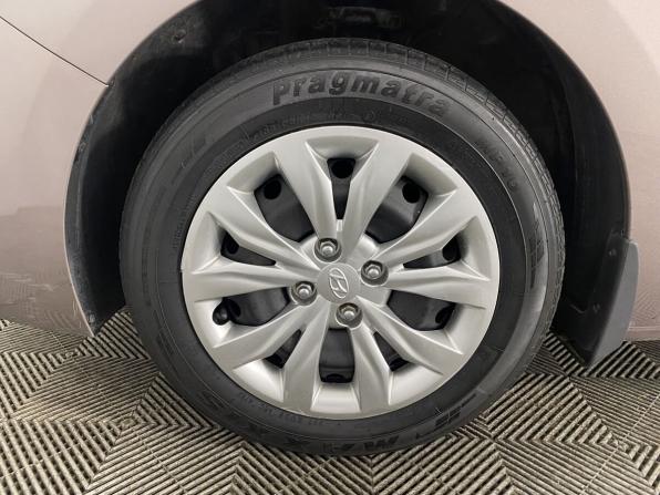 Hyundai Solaris II с пробегом 2018 года, цена 1 385 000 рублей, 131990 км, седан, Автокод Объявления