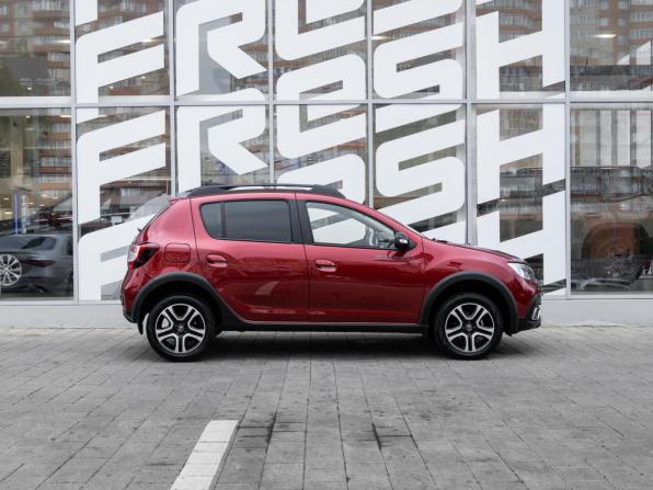 Renault Sandero II Рестайлинг с пробегом 2021 года, цена 1 565 000 рублей, 25914 км, хэтчбек, Автокод Объявления