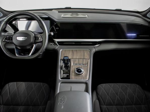 Geely Monjaro I Рестайлинг с пробегом 2025 года, цена 3 995 000 рублей, 9500 км, внедорожник, Автокод Объявления