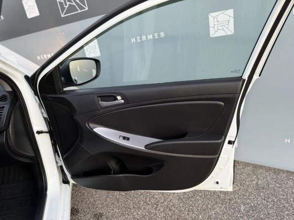 Hyundai Solaris I Рестайлинг с пробегом 2016 года, цена 1 079 000 рублей, 60360 км, седан, Автокод Объявления