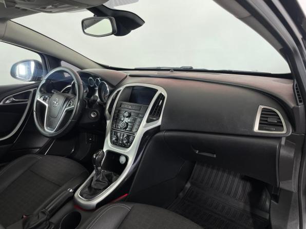 Opel Astra J Рестайлинг с пробегом 2011 года, цена 765 000 рублей, 242007 км, хэтчбек, Автокод Объявления