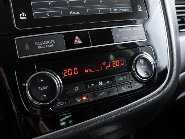 Mitsubishi Outlander III Рестайлинг 2 с пробегом 2018 года, цена 1 869 000 рублей, 164812 км, внедорожник, Автокод Объявления