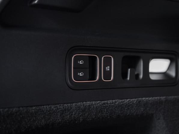 Li Auto (Lixiang) L7 I Рестайлинг с пробегом 2024 года, цена 6 499 000 рублей, 34550 км, внедорожник, Автокод Объявления