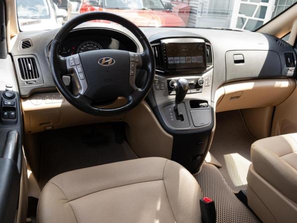 Hyundai H-1 II Рестайлинг 2 с пробегом 2021 года, цена 3 830 000 рублей, 96309 км, минивэн, Автокод Объявления