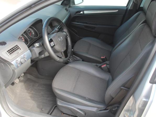 Opel Astra H Рестайлинг с пробегом 2012 года, цена 600 000 рублей, 163232 км, седан, Автокод Объявления