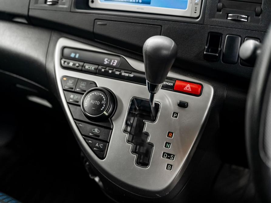 Toyota ISis I Рестайлинг Красноярск  - изображение 15