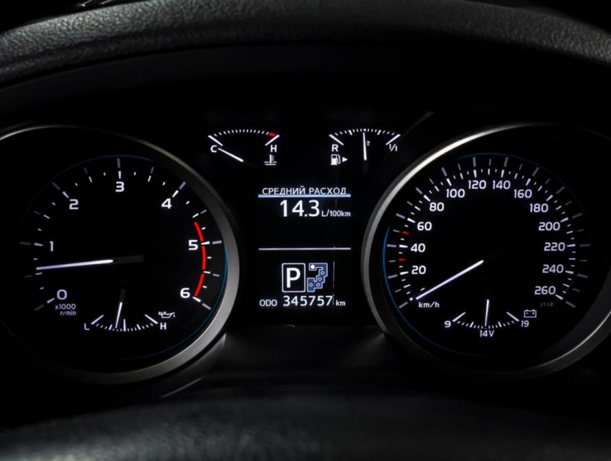 Toyota Land Cruiser 200 Series Рестайлинг 1 Москва  - изображение 18