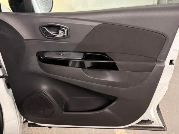 Renault Kaptur I с пробегом 2017 года, цена 1 159 000 рублей, 129887 км, внедорожник, Автокод Объявления