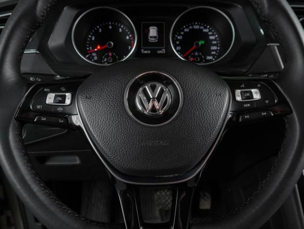 Volkswagen Tiguan II с пробегом 2019 года, цена 2 369 000 рублей, 114815 км, внедорожник, Автокод Объявления