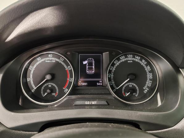 Skoda Rapid I Рестайлинг с пробегом 2019 года, цена 1 235 000 рублей, 174001 км, лифтбек, Автокод Объявления