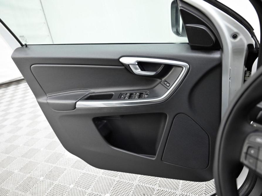 Volvo XC60 I Рестайлинг Москва  - изображение 8