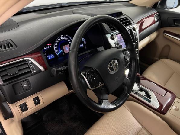 Toyota Camry VII (XV50) с пробегом 2013 года, цена 1 630 000 рублей, 235330 км, седан, Автокод Объявления