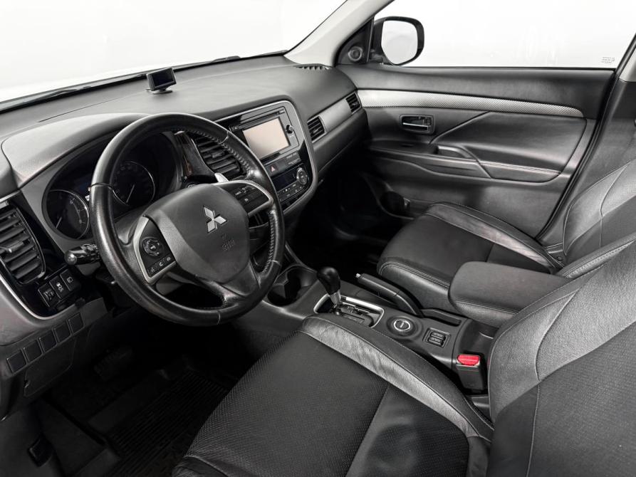 Mitsubishi Outlander III Рестайлинг Санкт-Петербург  - изображение 9