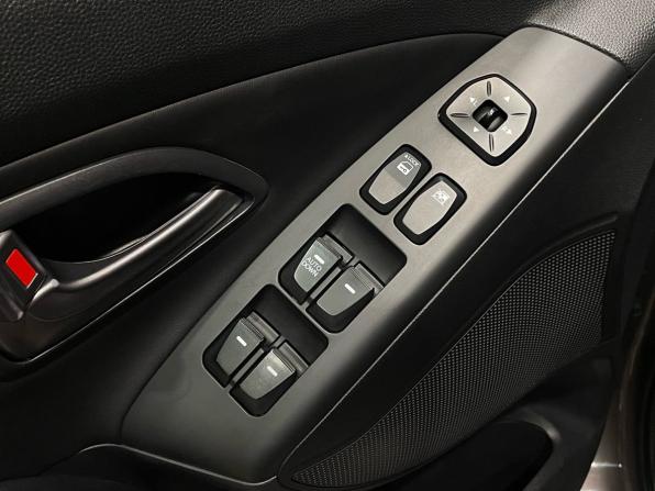 Hyundai ix35 I Рестайлинг с пробегом 2014 года, цена 1 450 000 рублей, 76742 км, внедорожник, Автокод Объявления
