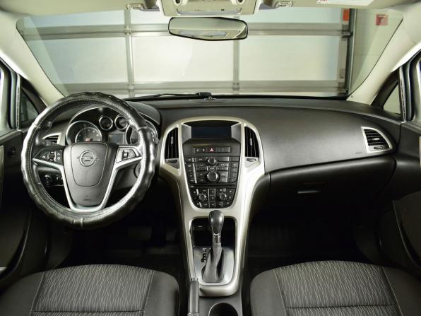 Opel Astra J Рестайлинг с пробегом 2013 года, цена 899 999 рублей, 116660 км, седан, Автокод Объявления