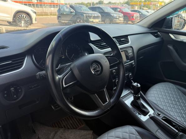 Skoda Octavia III (A7) с пробегом 2015 года, цена 981 000 рублей, 302355 км, лифтбек, Автокод Объявления